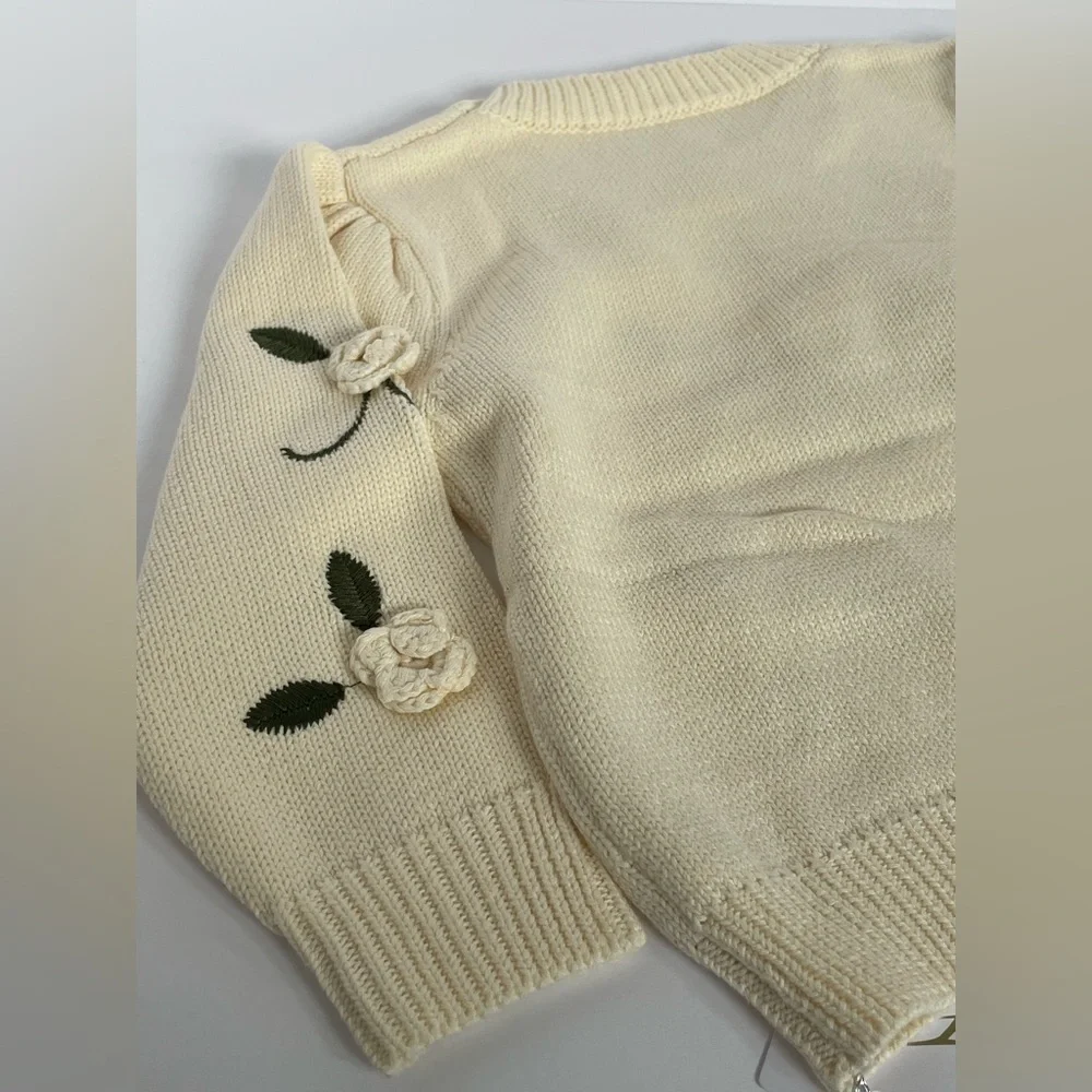 NWT. 2CUTE Floral Sweater